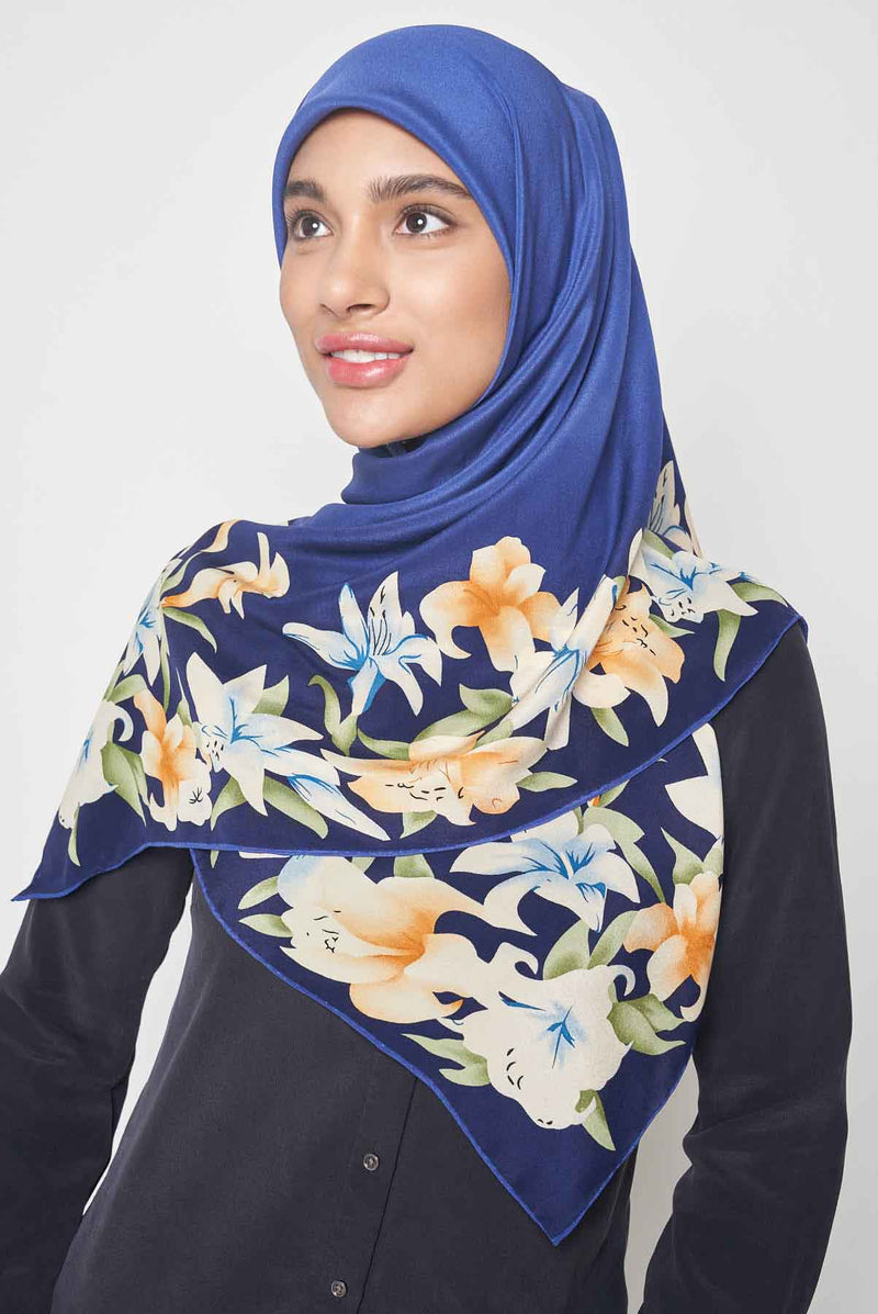 text -- lily midnight navy