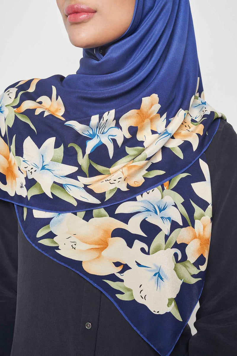 text -- lily midnight navy
