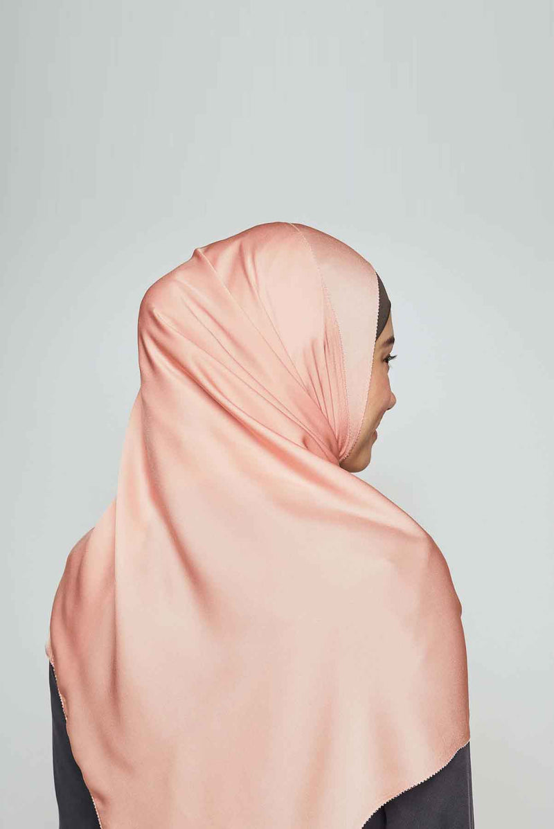plaintastic mute satin scarf No-Silk Silk™ tooth stitch hem