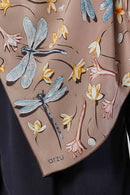 text -- dragonfly etoupe