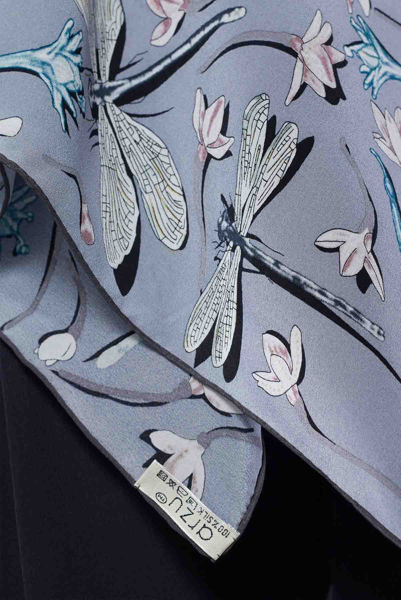 text -- dragonfly mist grey