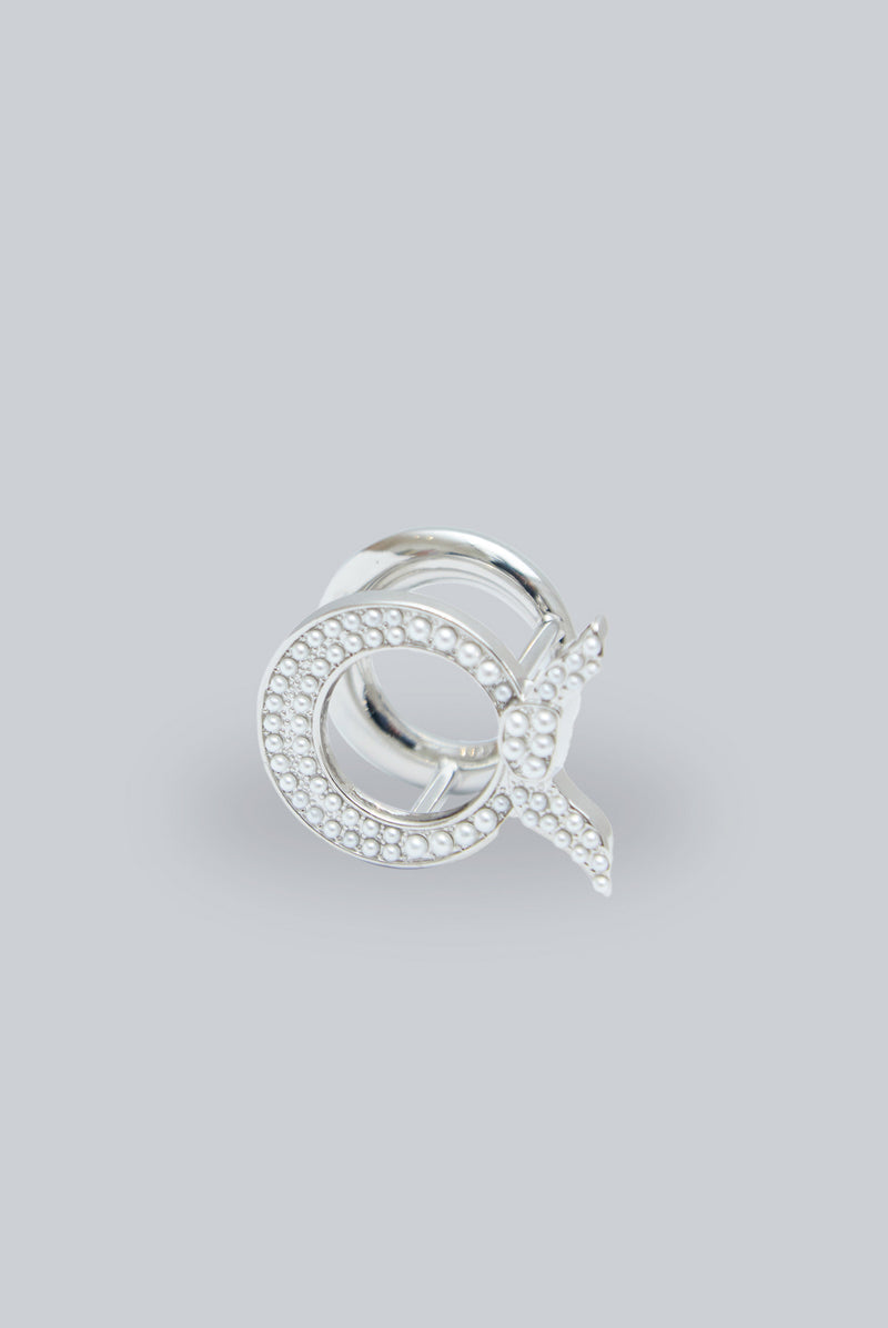 text -- silver ring