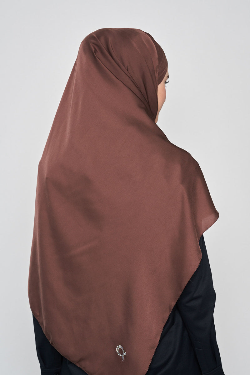 text -- sumptuous brown