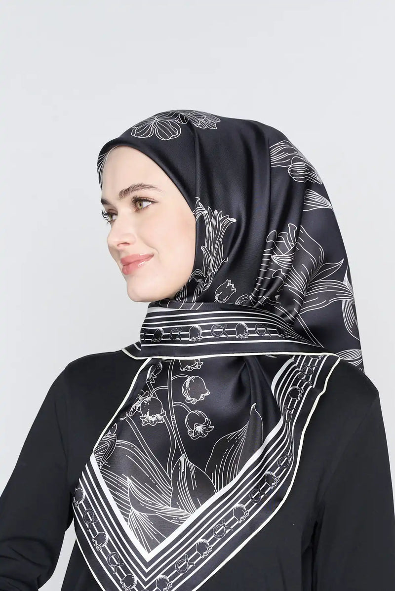 text -- elegant garden black