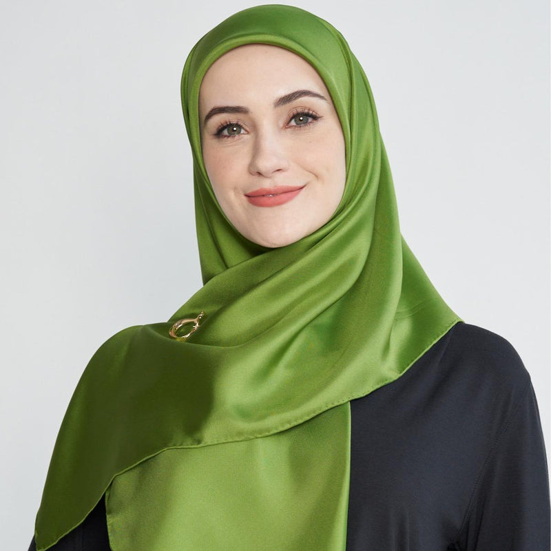 arzu feels like a dream square TWILL SILK Medium with natural silk Shimmer