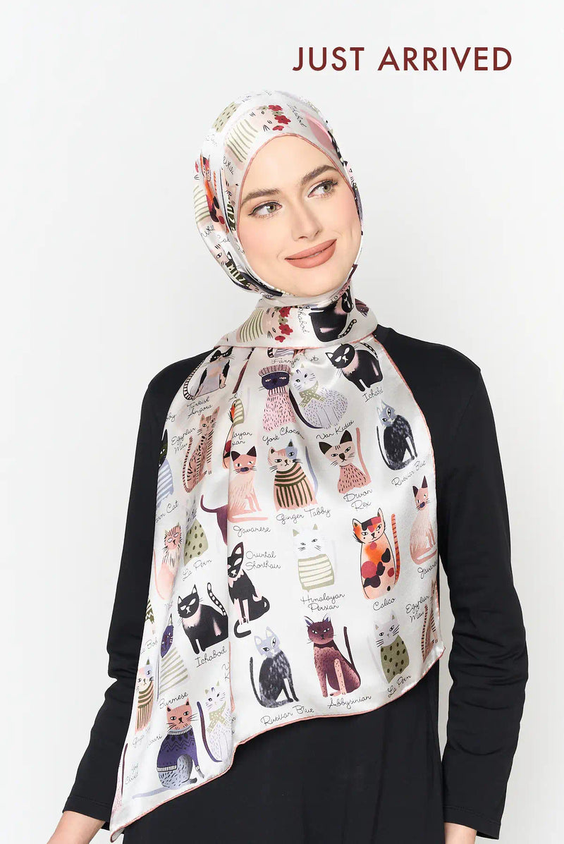 text -- cats nude white