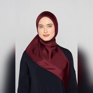 arzu feels like a dream square TWILL SILK Medium with natural silk Shimmer