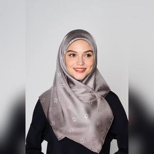 arzu tie the knot TWILL SILK square V2 | printed hijab with natural shimmer
