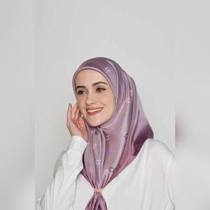 arzu tie the knot TWILL SILK square V2 | printed hijab with natural shimmer
