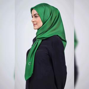 arzu feels like a dream square TWILL SILK Medium with natural silk Shimmer