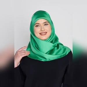 arzu feels like a dream square TWILL SILK Medium with natural silk Shimmer