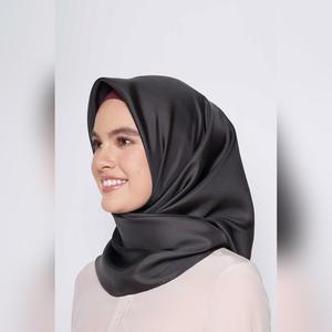 arzu feels like a dream square TWILL SILK Medium with natural silk Shimmer