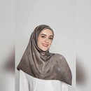 arzu tie the knot TWILL SILK square V2 | printed hijab with natural shimmer