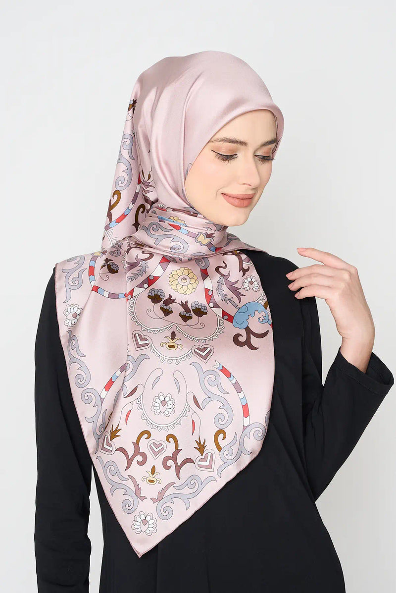 text -- paisley nude