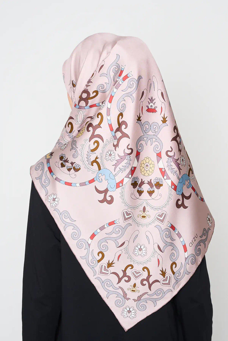 text -- paisley nude