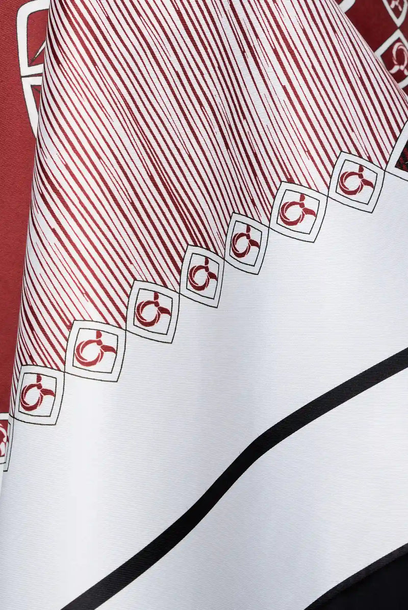 text -- star classic maroon