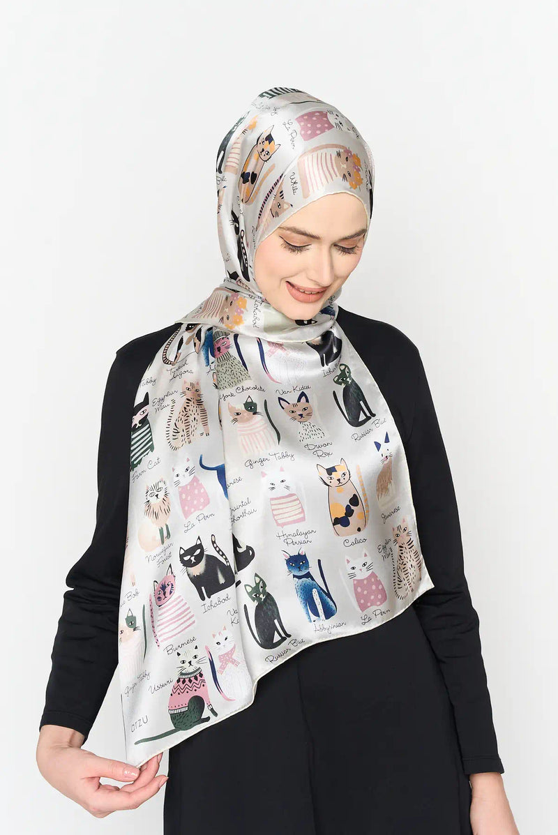 text -- cats green grey