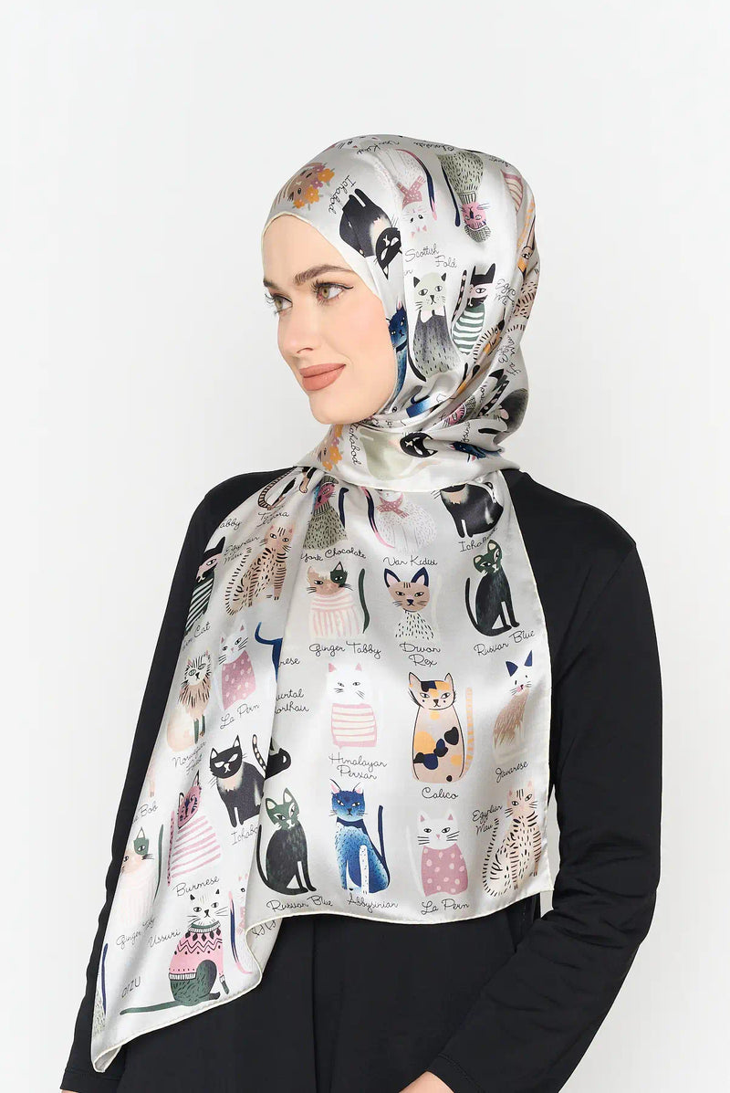 text -- cats green grey