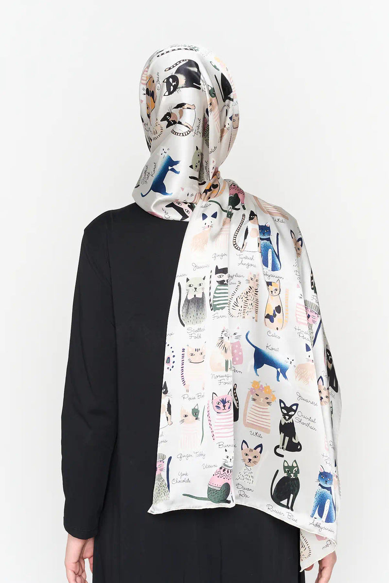 text -- cats green grey