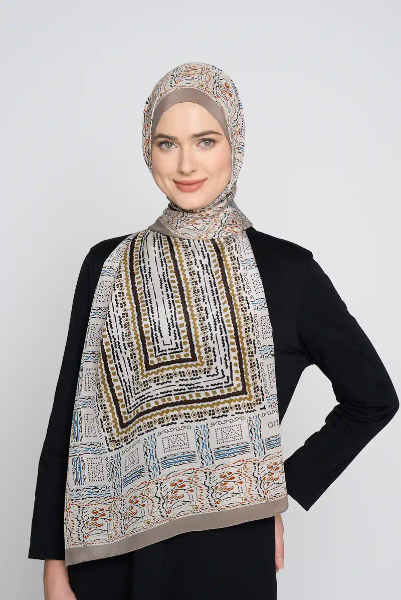 text -- dreamy classic taupe