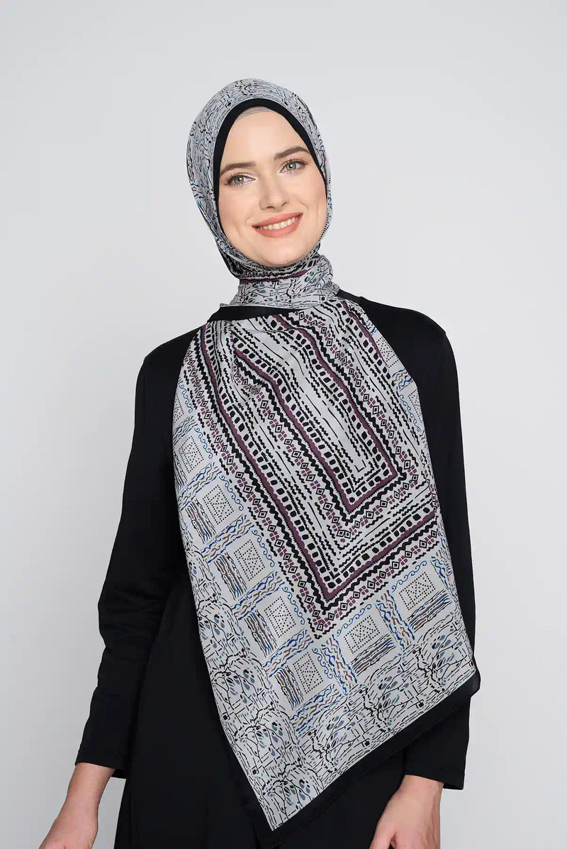 text -- dreamy sophisticated black