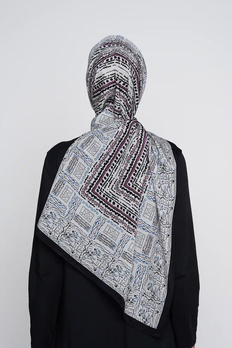 text -- dreamy sophisticated black