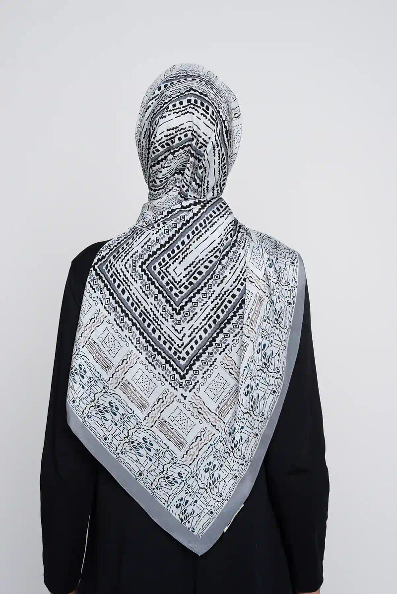 text -- dreamy polished grey