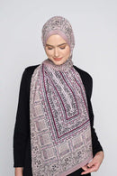 text -- dreamy nude elegance