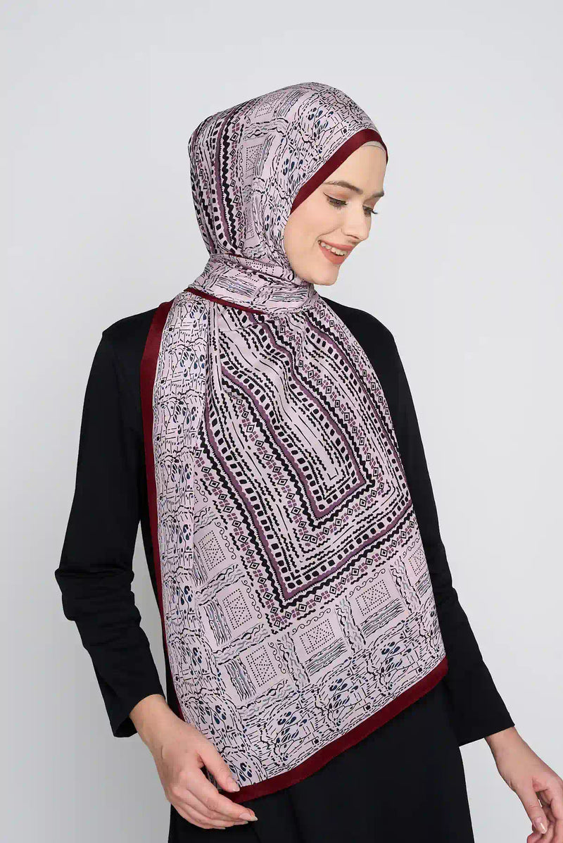 text -- dreamy luxe maroon