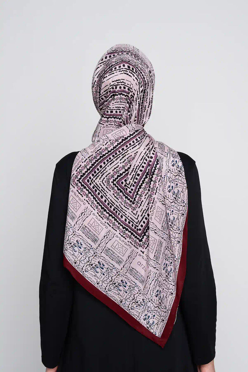 text -- dreamy luxe maroon