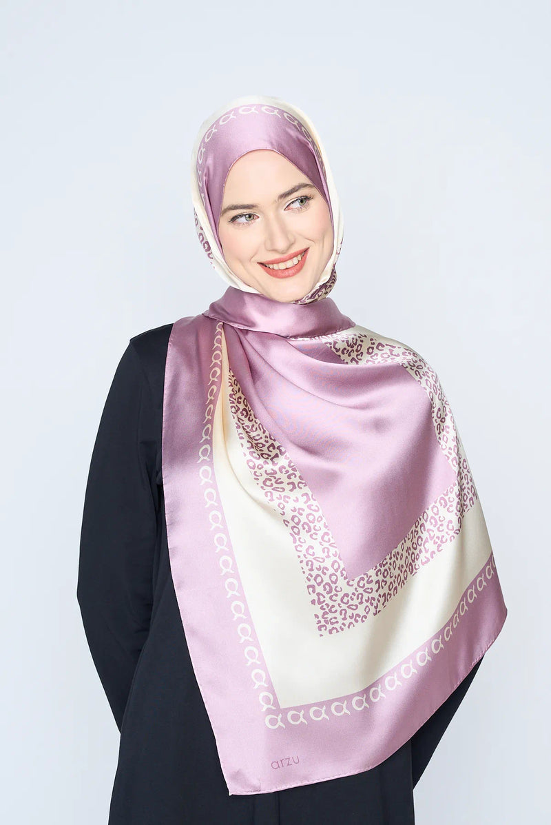 text -- leopard mauve cream