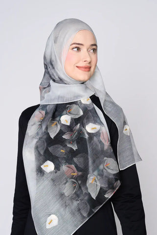text -- cashmere sophisticated black