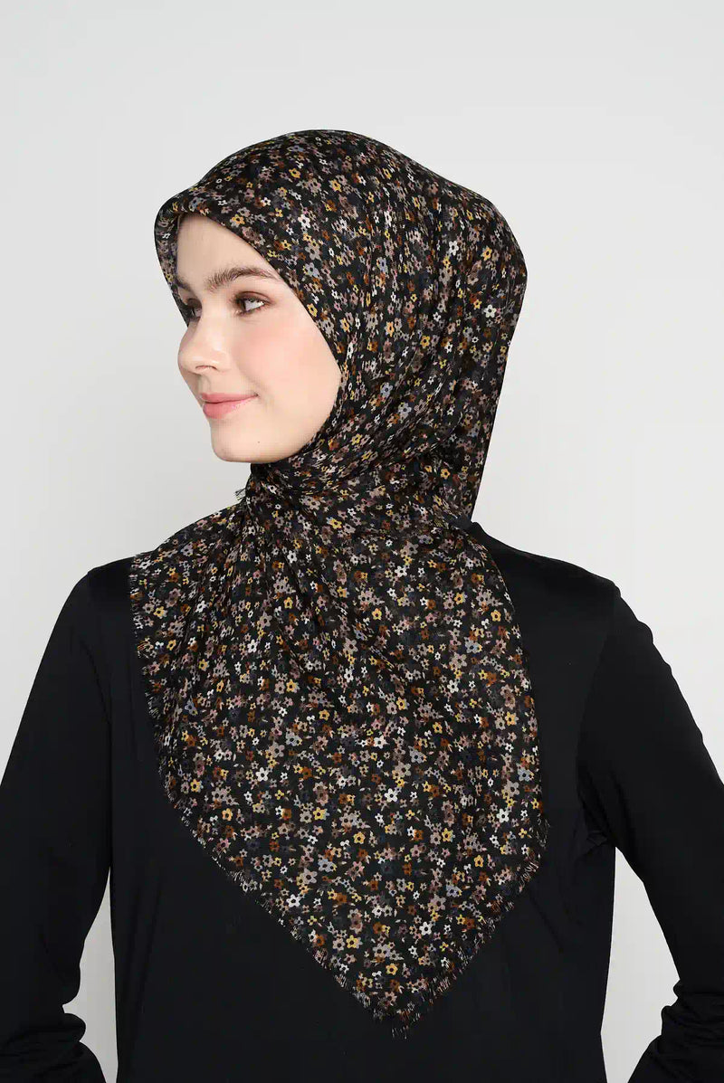 text -- tiny blooms black