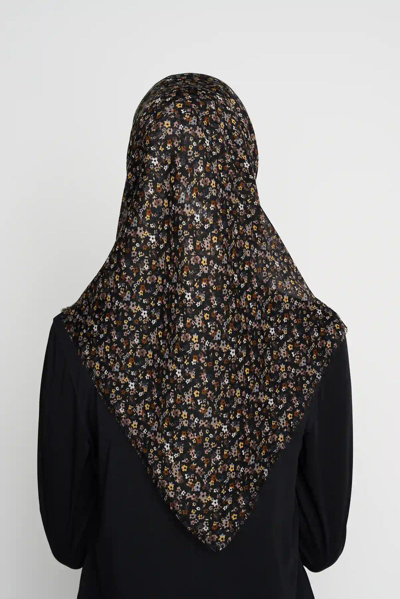 text -- tiny blooms black