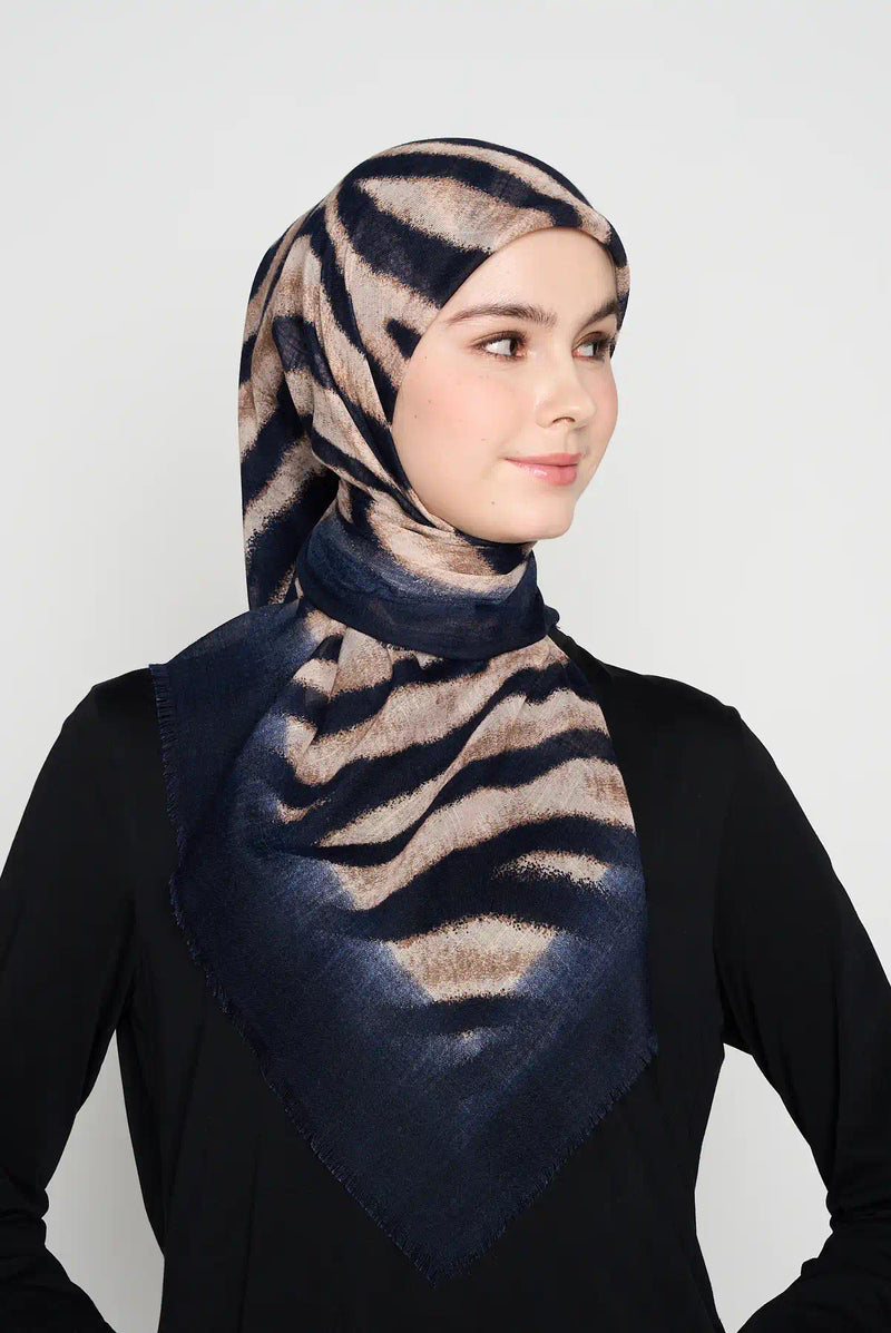 text -- easy stripe navy mocha