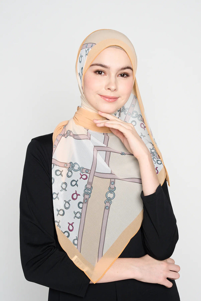 text -- chain peach sand