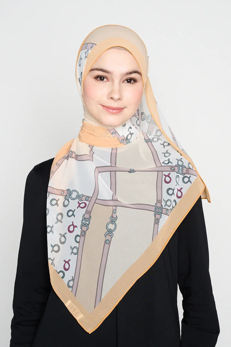 text -- chain peach sand