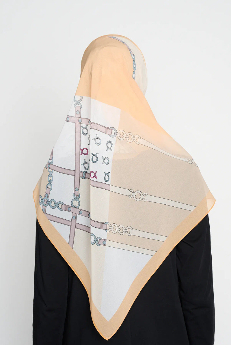 text -- chain peach sand