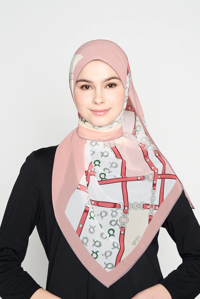 text -- chain soft nude