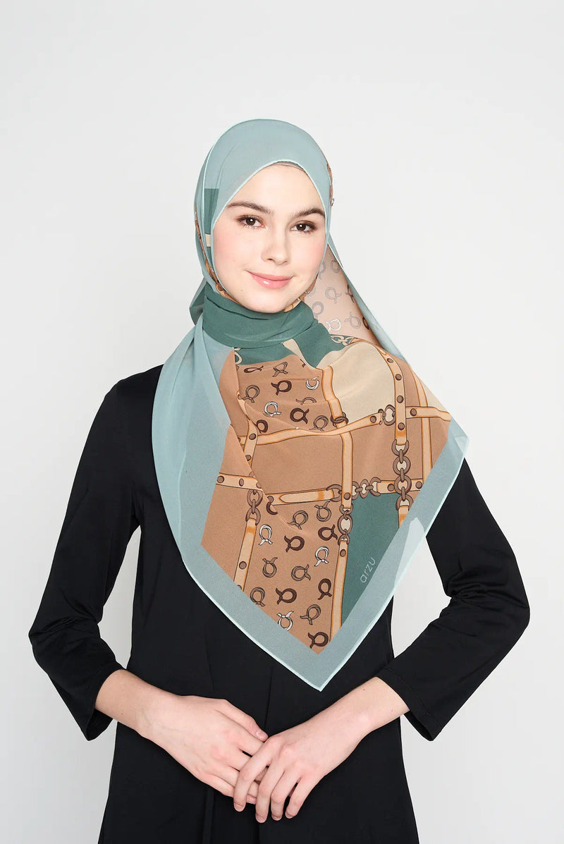 text -- chain sage beige