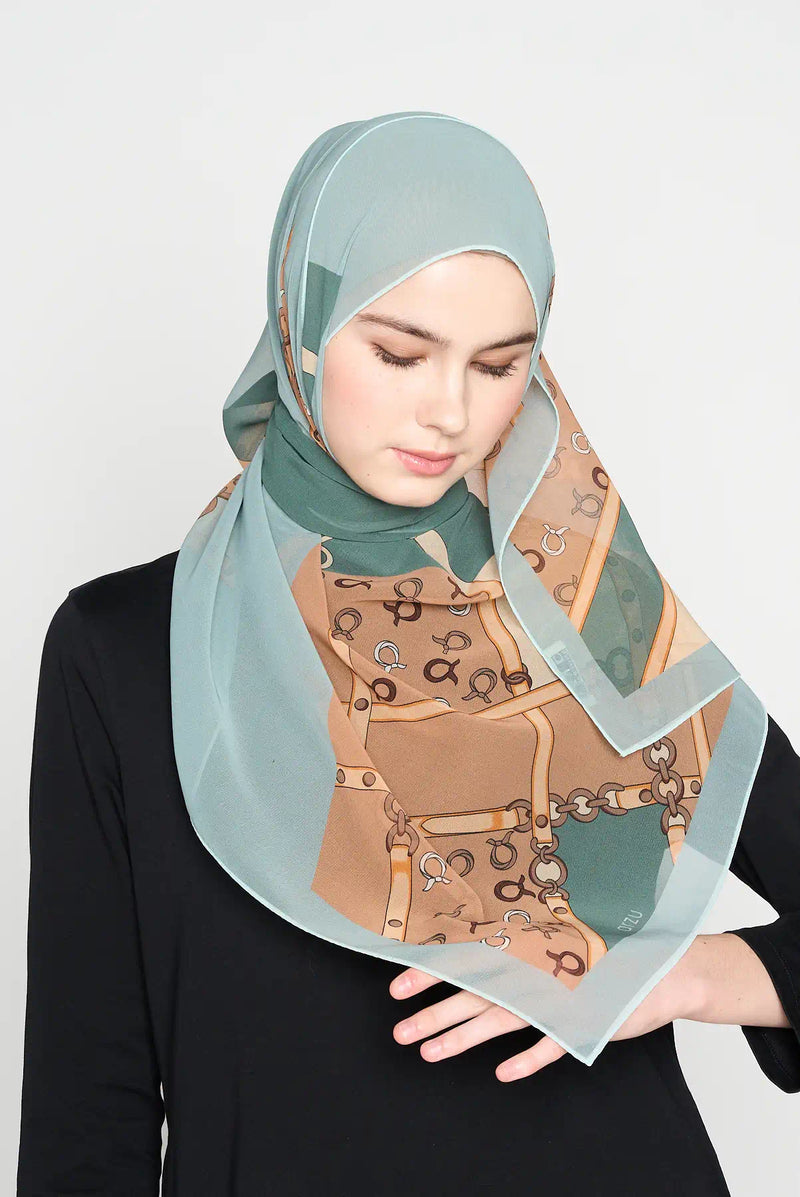 text -- chain sage beige