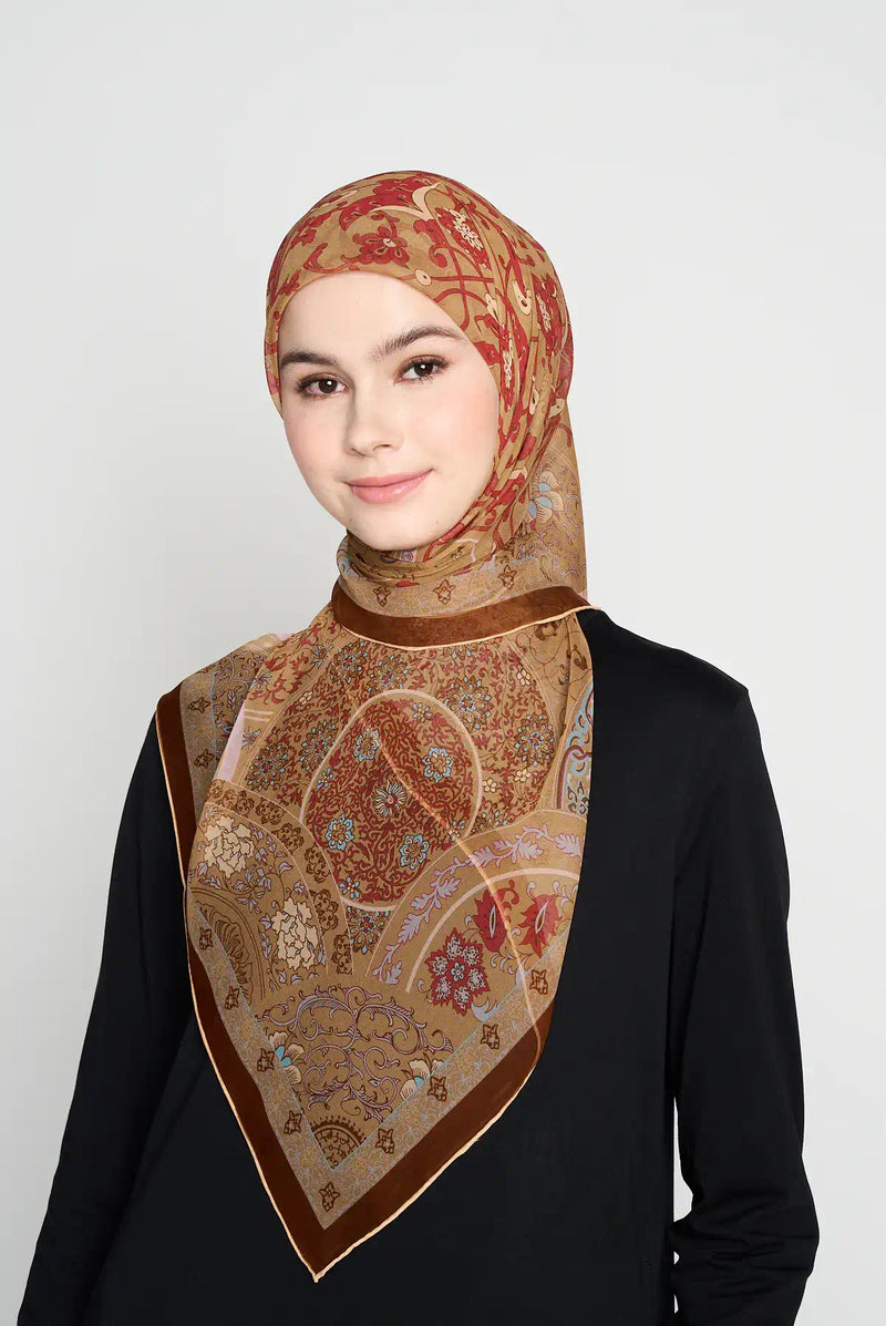 text -- blossom warm spice