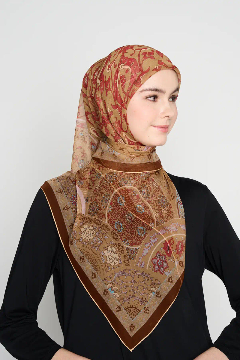 text -- blossom warm spice