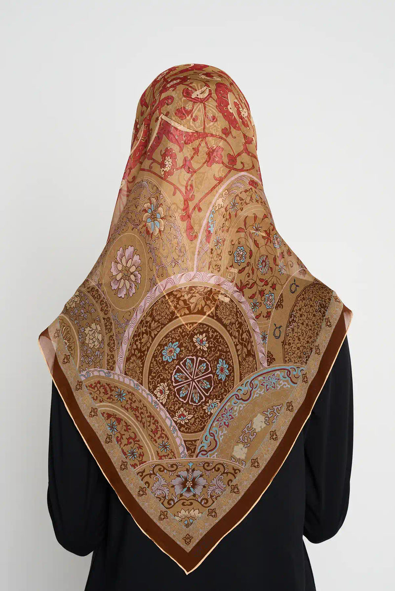 text -- blossom warm spice