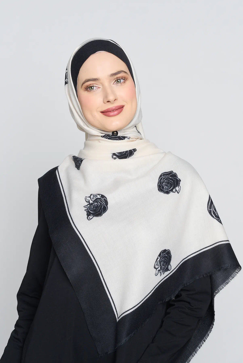 text -- classic rose black white