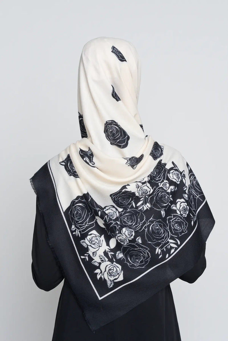 text -- classic rose black white