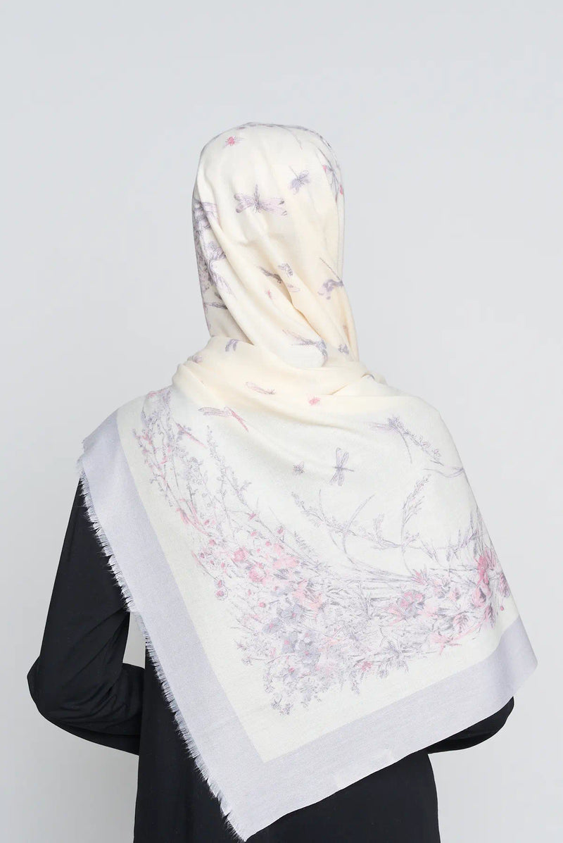 text -- dragonfly motif lilac dust