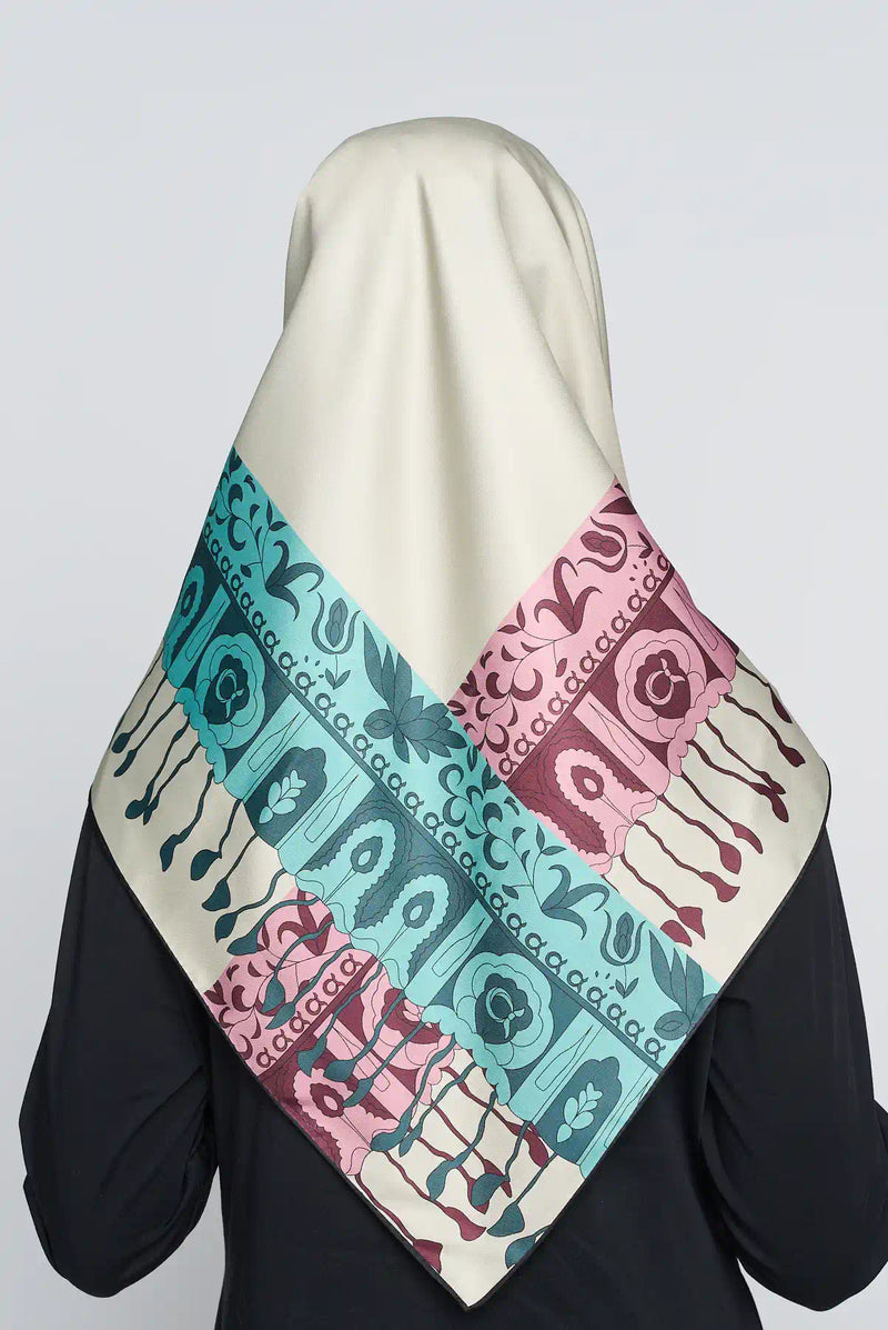 text -- tassels mixed color