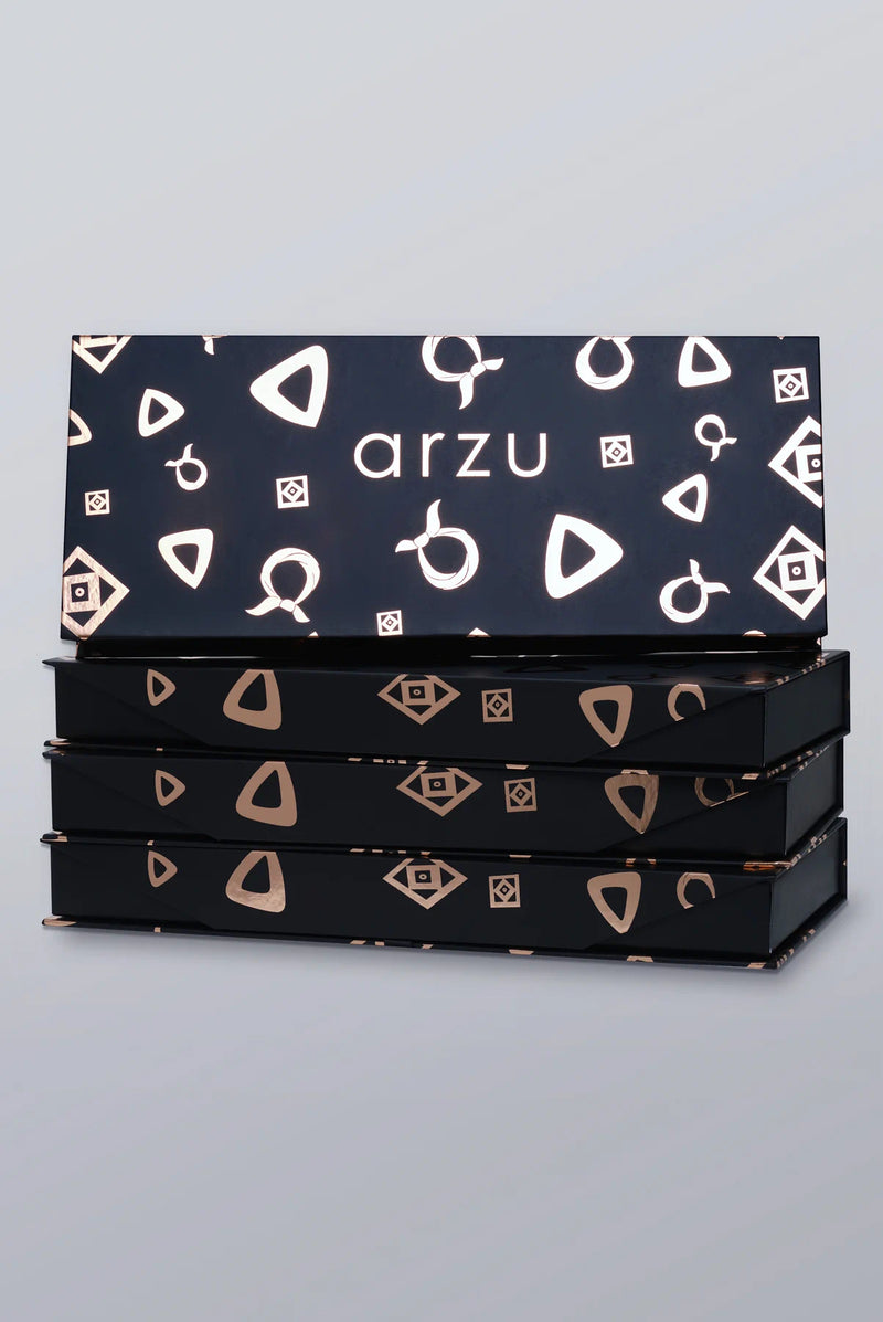 text -- gift box black