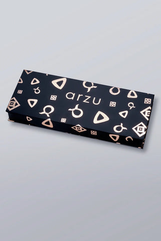 text -- gift box black